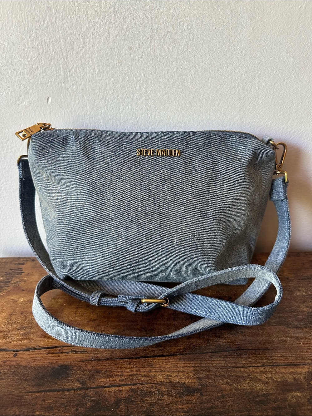 Steve Madden Denim Blue Crossbody Bag with Gold Logo & Hardware NWOT